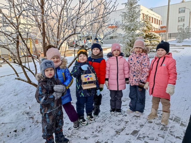 Зима в разгаре, и именно поэтому сейчас важно не прекращать заботиться о наших пернатых друзьях..